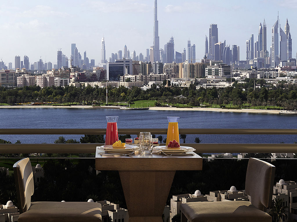 Pullman Dubai Creek City Centre Residences Restaurant photo